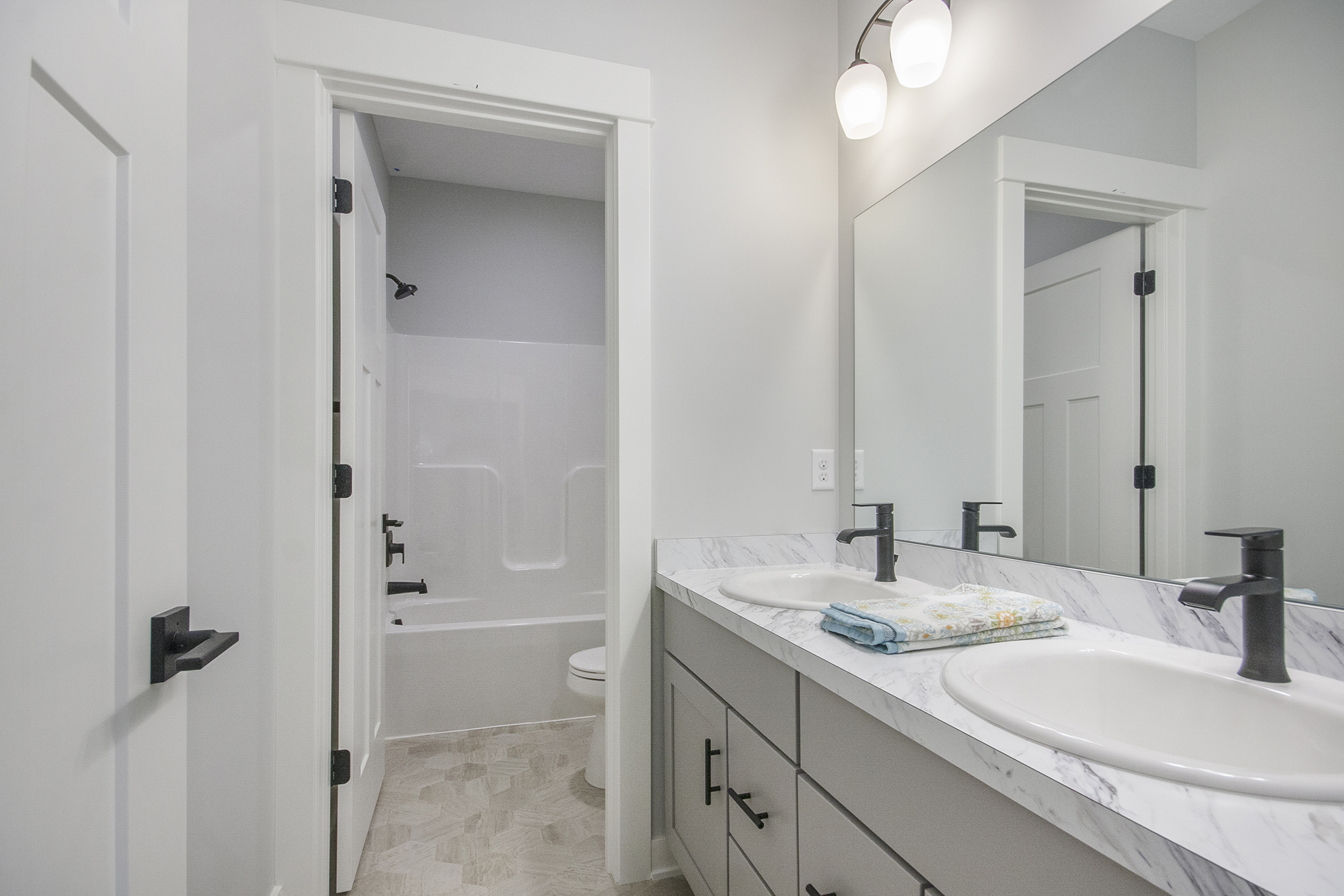 Eastbrook Homes - Maxwell Home Plan - Bathroom - HIDC00012 - 8268 Hidden Canyon - Furnished (6)