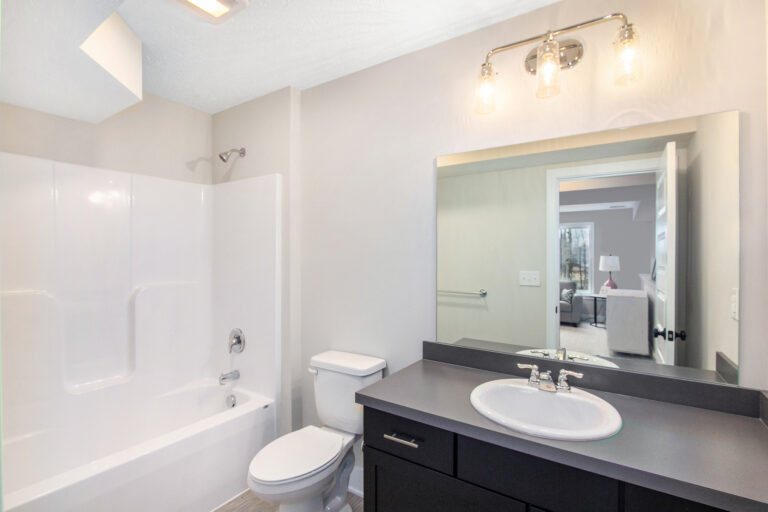 Eastbrook Homes - Preston Home Plan - Bathroom - WHLS00023 - 6014 Southridge Road - Furnished (29)