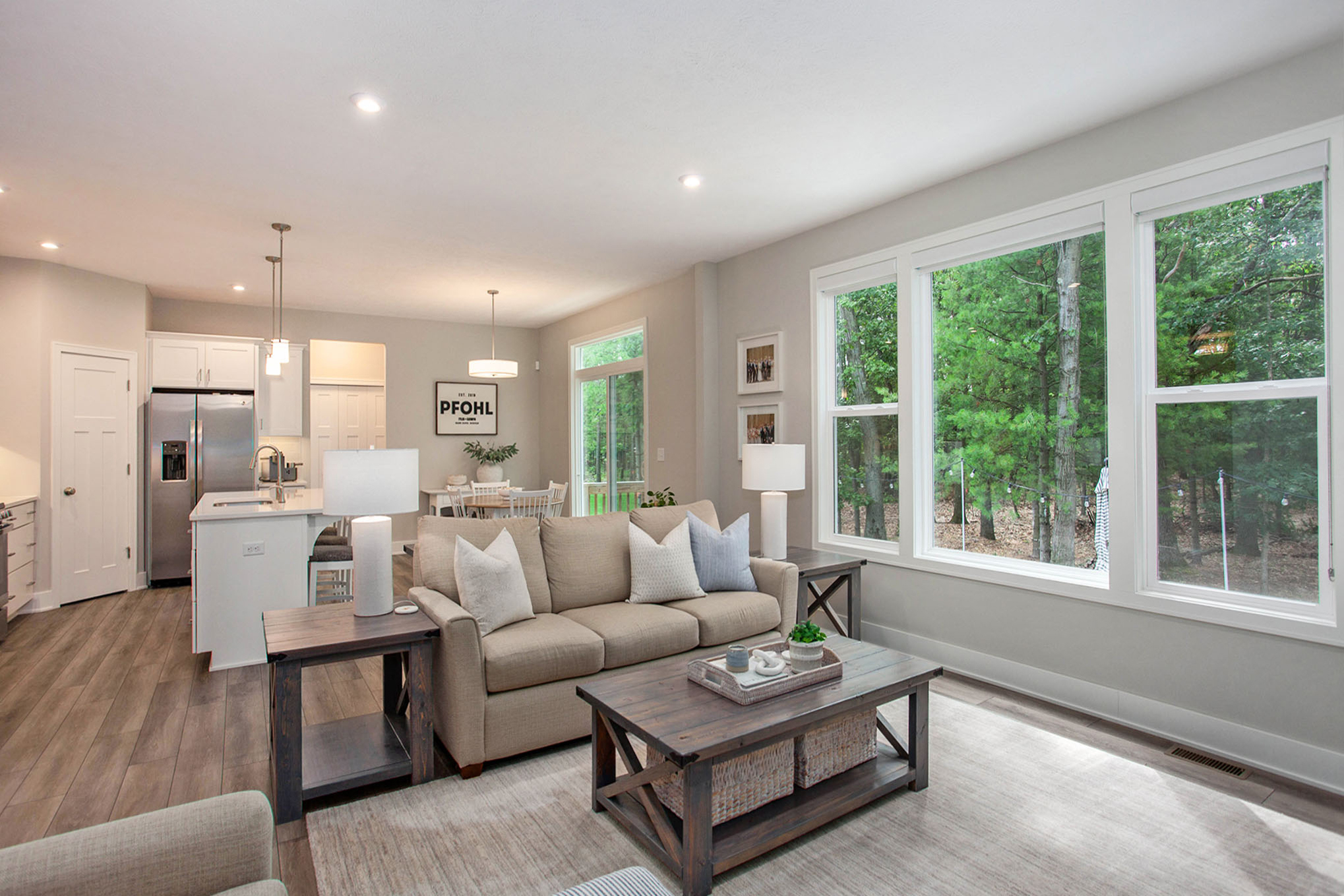 Eastbrook Homes – Stockton Home Plan - Living room – LINP00070 – 14450 Windway Dr - Furnished (13)
